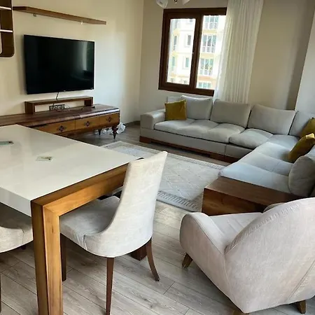 Luxury In The Center 7 Min Walking Distance To Metrobus Lägenhet
