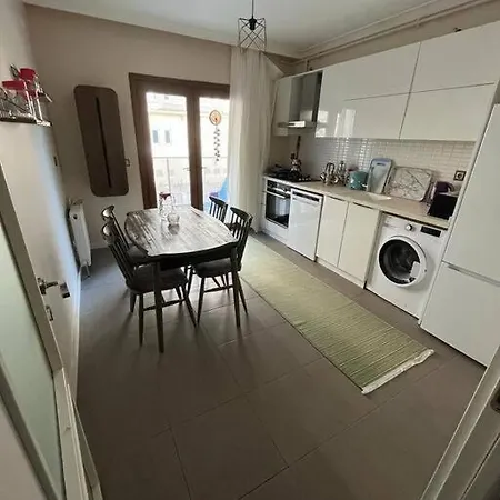 Lägenhet Luxury In The Center 7 Min Walking Distance To Metrobus