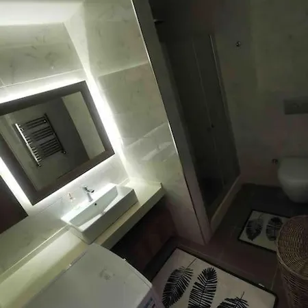 Luxury In The Center 7 Min Walking Distance To Metrobus