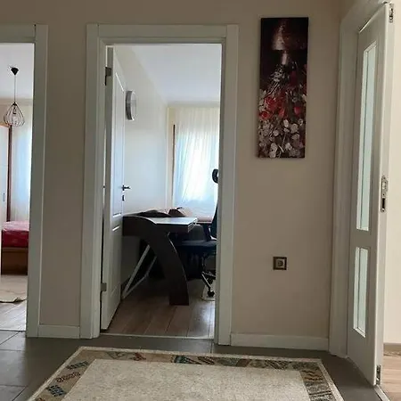 Luxury In The Center 7 Min Walking Distance To Metrobus *
