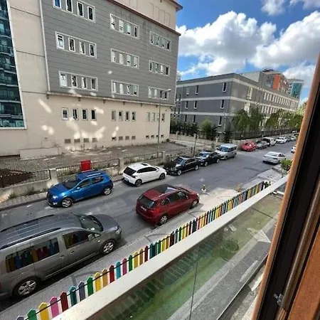 Luxury In The Center 7 Min Walking Distance To Metrobus Lejlighed