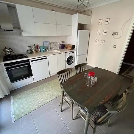 Luxury In The Center 7 Min Walking Distance To Metrobus